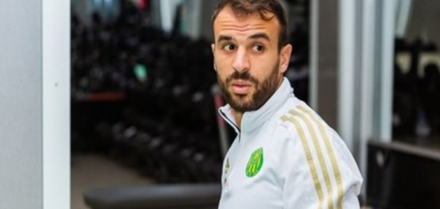 وليد بن شريفة يوافق مبدئيًا على الانضمام إلى أولمبيك أقبو بعد تجربة مغربية